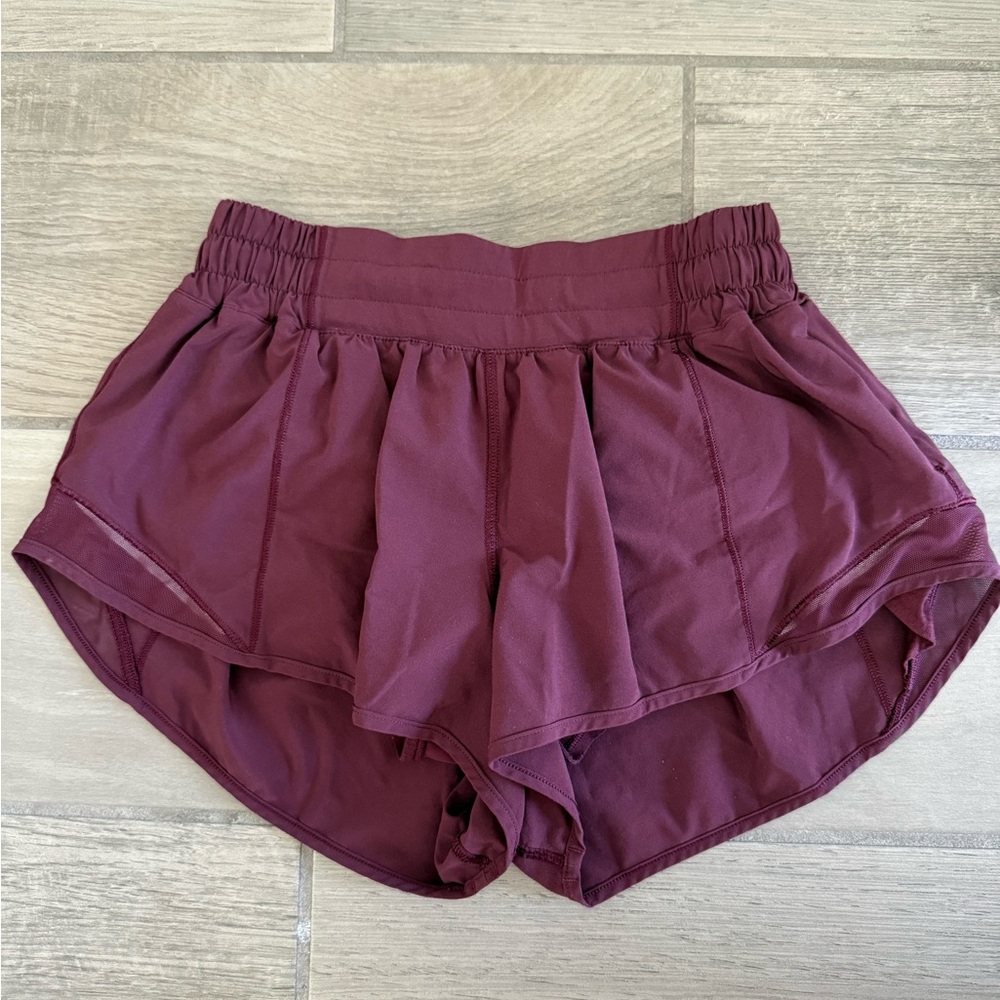 Lululemon maroon hotty hot shorts sz 6